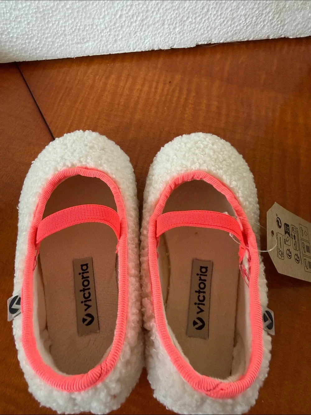 Victoria soft beige